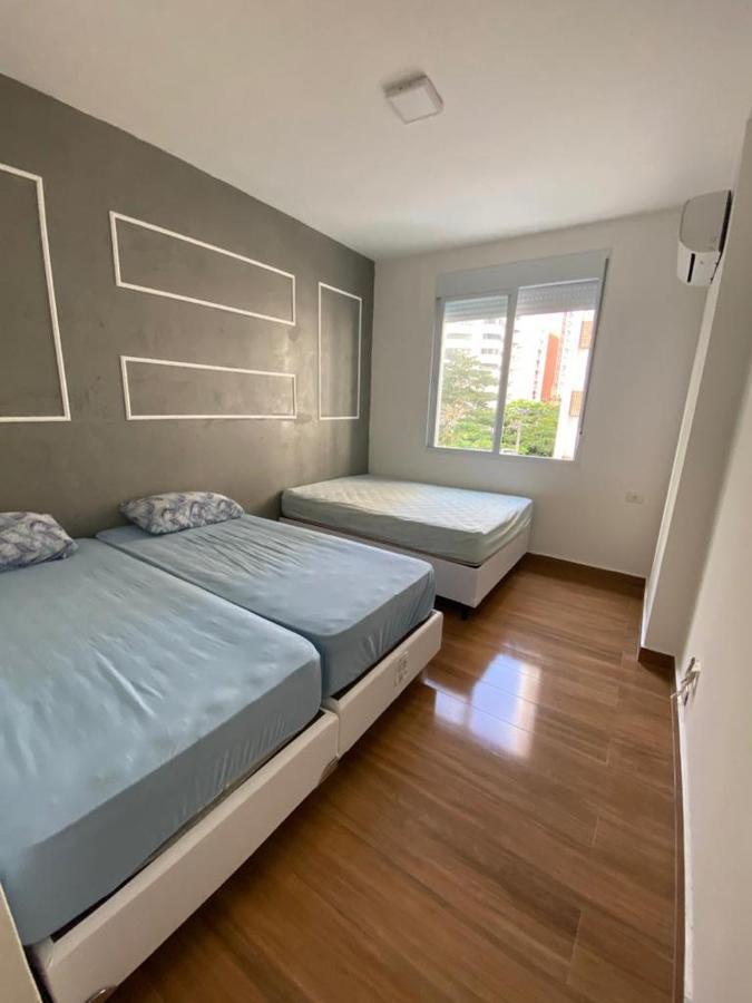 Apartamento Guarujá Pitangueiras 50 metros da Praia. Exterior foto